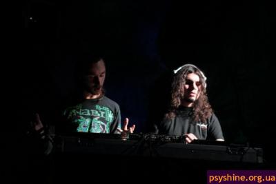 www.myspace.com/alienapia